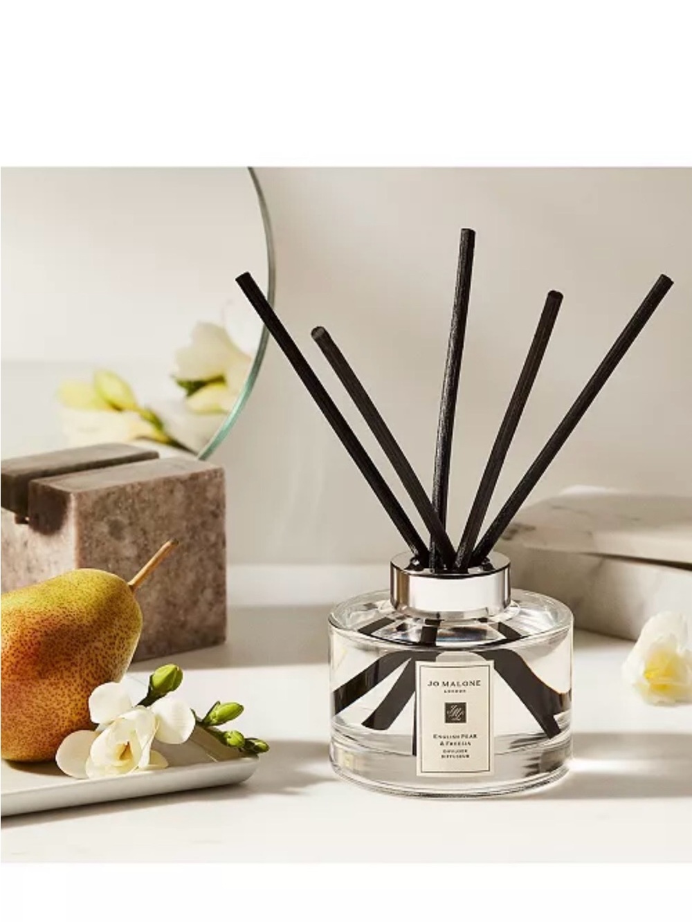 English Pear & Freesia Scent Surround Diffuser, 5.6-oz. - Picture 3 of 4